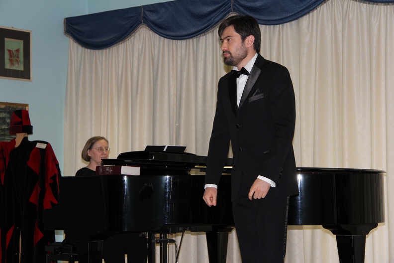 Osimo, Sede Accademia d’Arte Lirica, Sala Mozart – 29 aprile 2012. Solisti dell’Accademia d’Arte Lirica, al pianoforte Harriet Lawson.