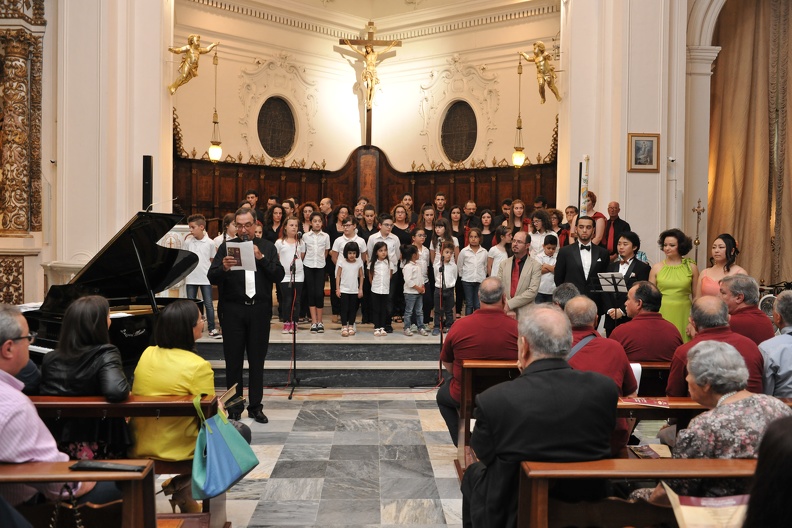 Copertino, Chiesa Santa Maria Ad Nives – 17 giugno 2015. Solisti dell’Accademia d’Arte Lirica, al pianoforte Ettore Papadia. 