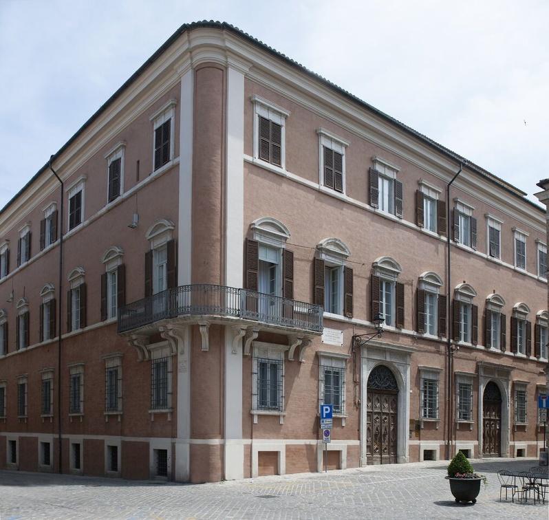 Palazzo Gallo - Piazza Dante n. 7 - Osimo (An) Italy